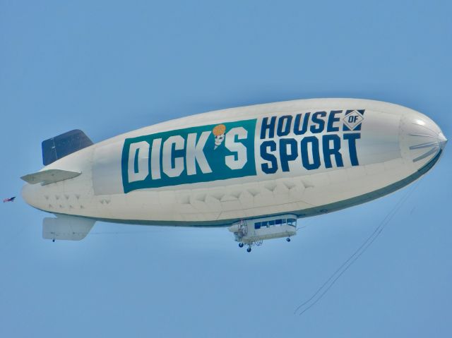 Unknown/Generic Airship (N157LG) - One month ago I saw this blimp from Houston, Texas, I live in Mississippi, so this was a once in a lifetime event for us Mississippians 