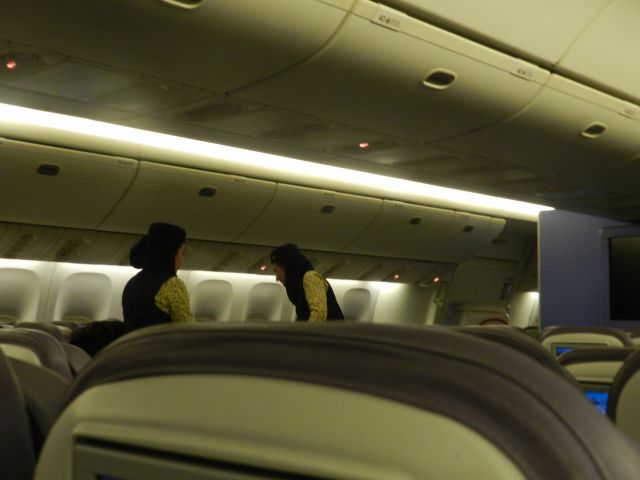 Boeing 777-200 (HZ-AKA) - the cabin attendants have just started the beverage service on board this short flight of 1H and 40 min from ryiadh to Jeddah