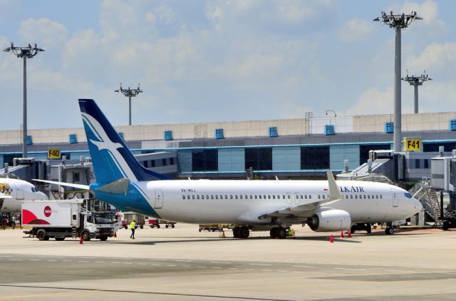 Boeing 737-800 (9V-MGJ) - One of the new fleet of Boeing 737. More comfortable then the A320? I have my doubts