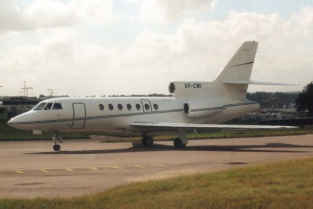 Dassault Falcon 50 (VP-CWI) - Taxiing for departure in Sep-98.br /br /Reregistered HB-ISD 24-May-02,br /then N839RM 2-Dec-06,br /then N343PM 16-Aug-08,br /then VH-FOL 20-May-11,br /then N59CJ 7-Nov-19.