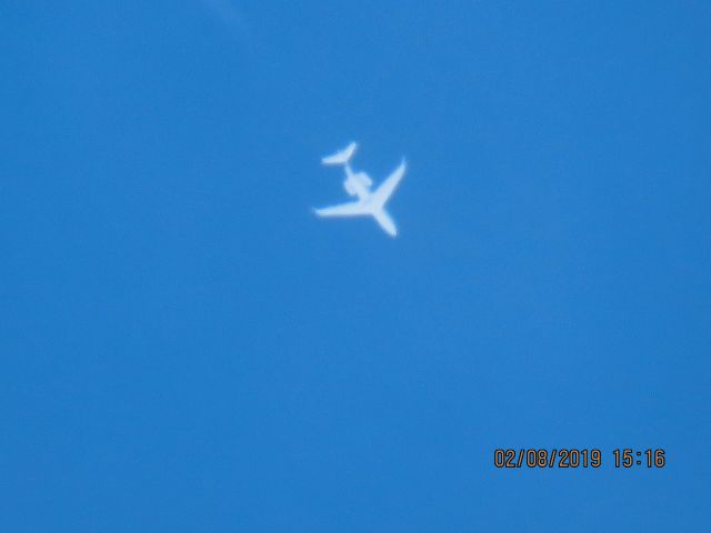 Canadair Challenger 350 (N818NX)