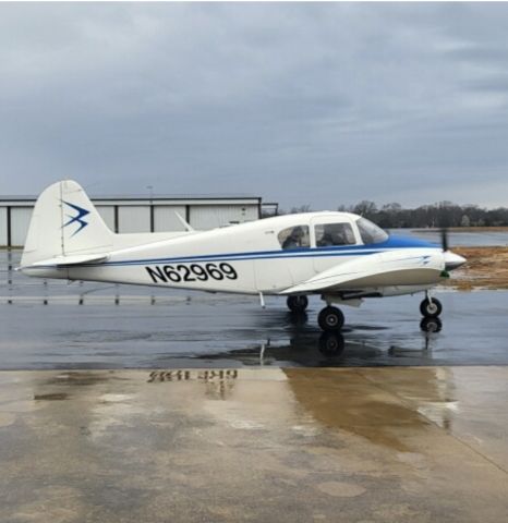 Piper Apache (N62969) - If it raining it training