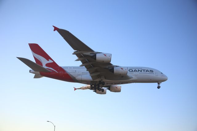 Airbus A380-800 (VH-OQJ)