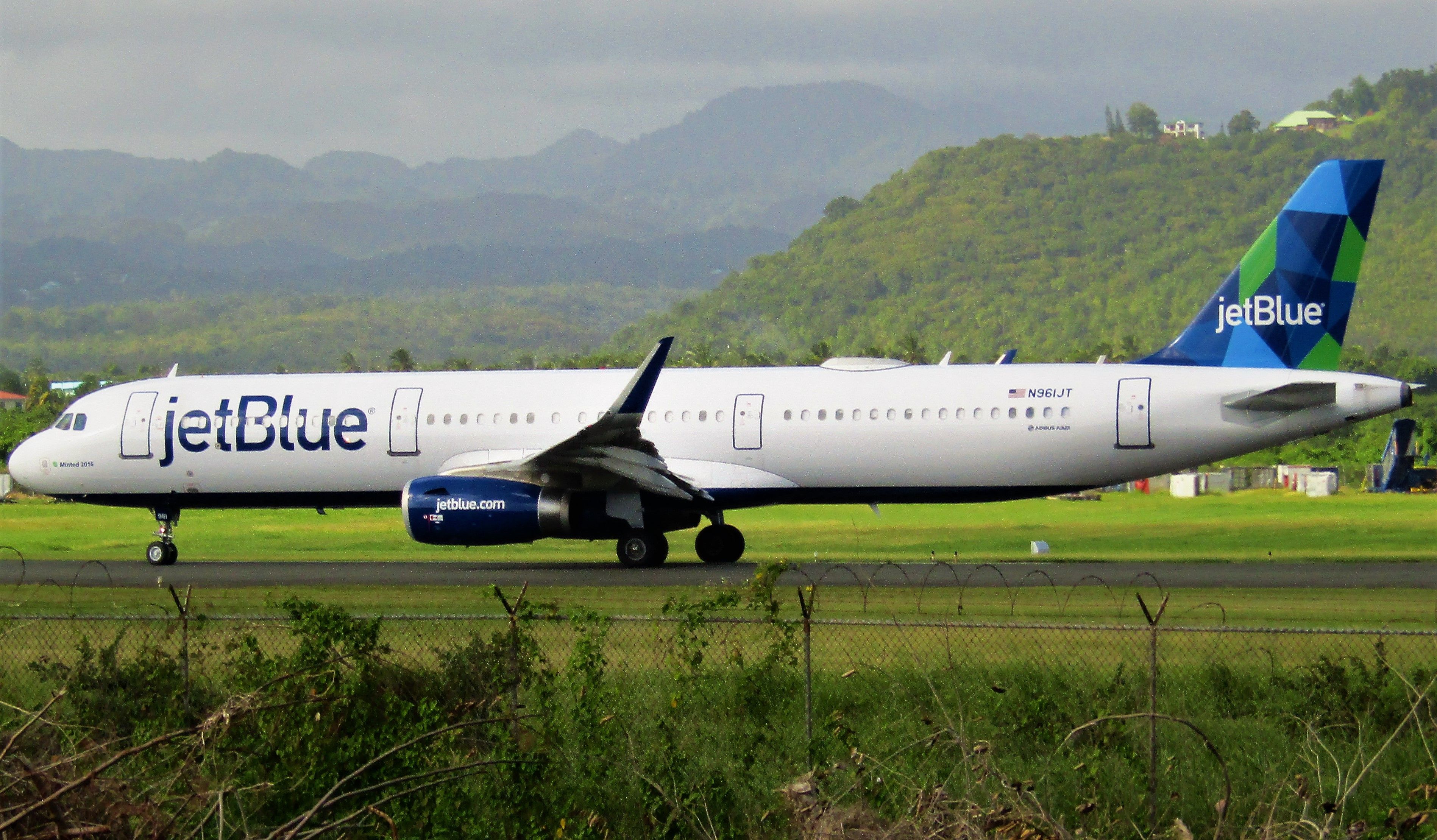 Airbus A321 (N961JT)