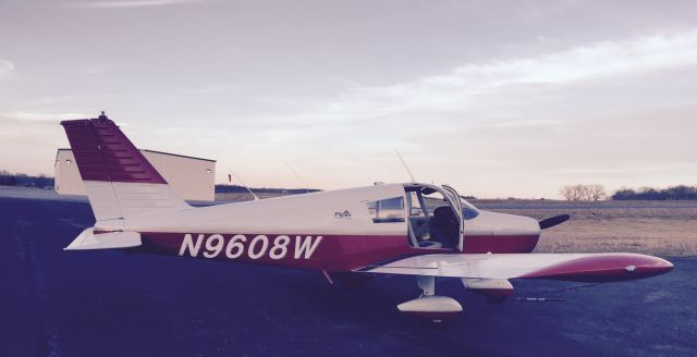 Piper Cherokee (N9608W)