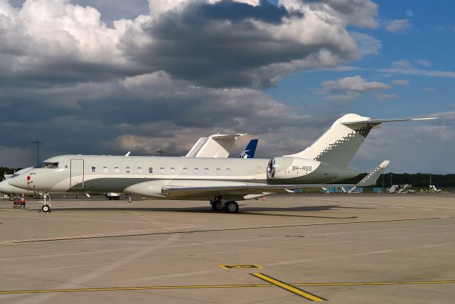 Bombardier Global Express (9H-RSS)