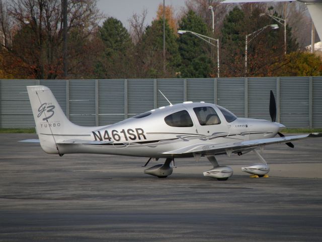 Cirrus SR-22 (N461SR) - A Cirrus SR-22 taxis to TAC Air... TAC Air is the FBO at Blue Grass Airport (KLEX)...