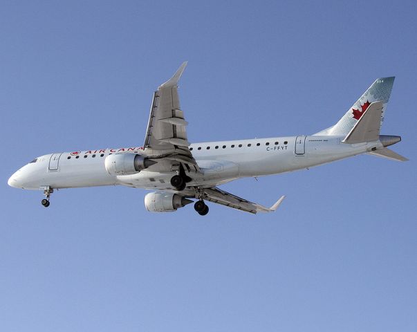 Embraer 170/175 (C-FFYT)
