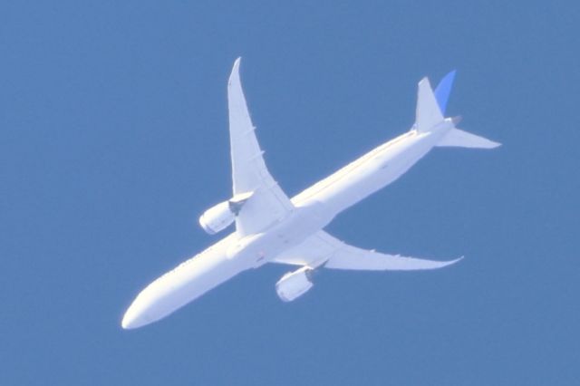 Boeing 787-8 (N91007) - N91007 Boeing B-787 10 United Airlines UA971 De Rome FCO Vers Chicago ORD. Altitude 11582 Mètres. Vitesse 838 Km/H Survolant la ville de Lavaltrie QC. Le 26-10-2024 à 15:03.