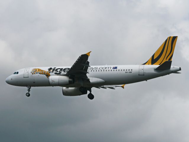 Airbus A320 (VH-VNF)