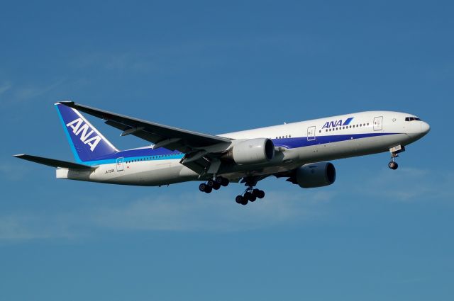 Boeing 777-200 (JA703A) - 2013-07-23