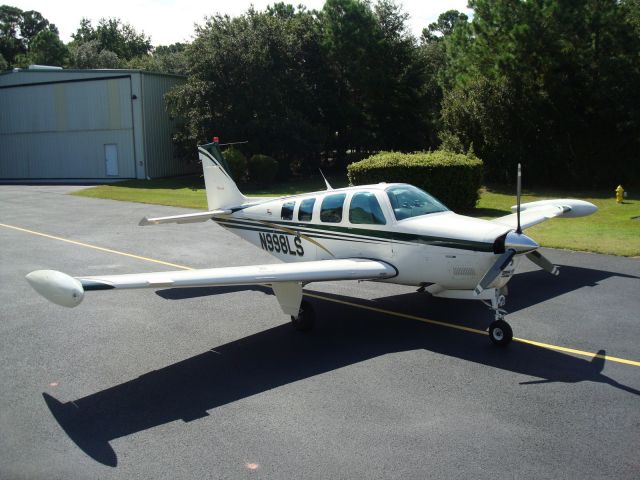Beechcraft Bonanza (36) (N998LS)