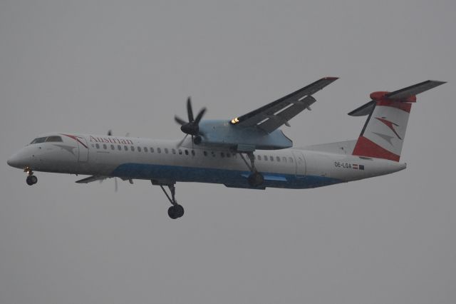 de Havilland Dash 8-400 (OE-LGA)