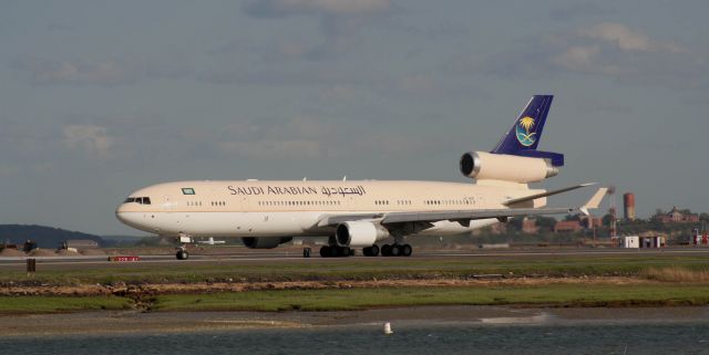 Boeing MD-11 (HZ-HM7)