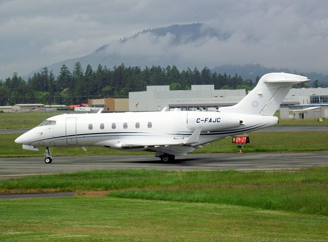 Bombardier Challenger 300 (C-FAJC)