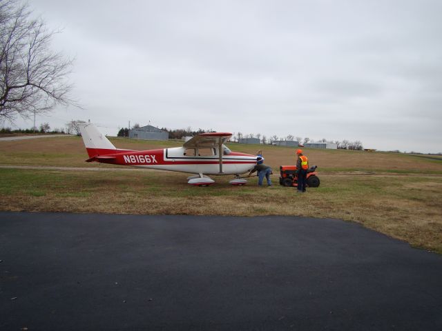 Cessna Skyhawk (N8166X)