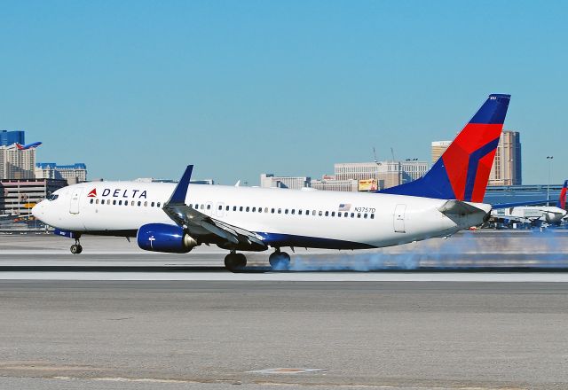 Boeing 737-800 (N3757D) - Delta Air Lines N3757D 2001 Boeing 737-832 C/N 30813  Las Vegas - McCarran International (LAS / KLAS) USA - Nevada, January 25, 2011 Photo: Tomás Del Coro