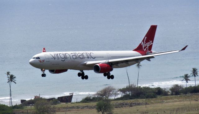 Airbus A330-300 (G-VSXY)