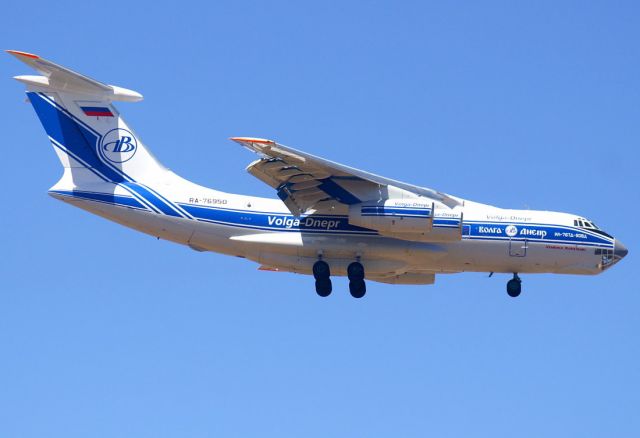 Ilyushin Il-76 (RA-76950)