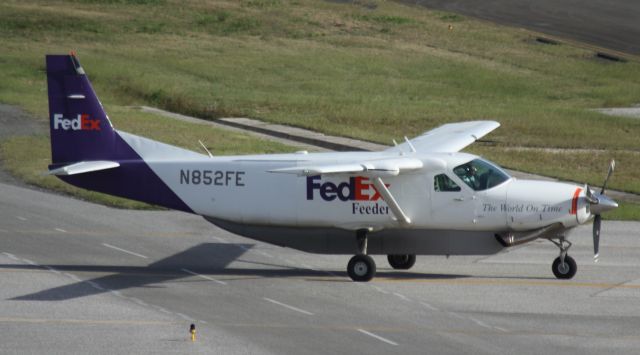 Cessna Caravan (N852FE)