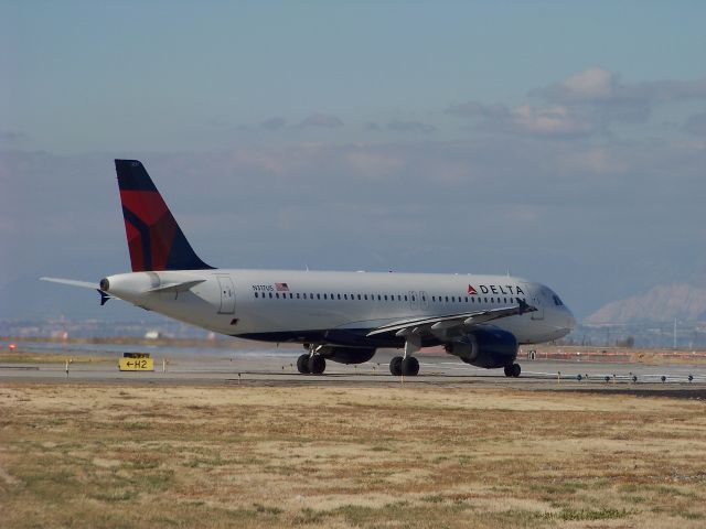 Airbus A320 (N317US)