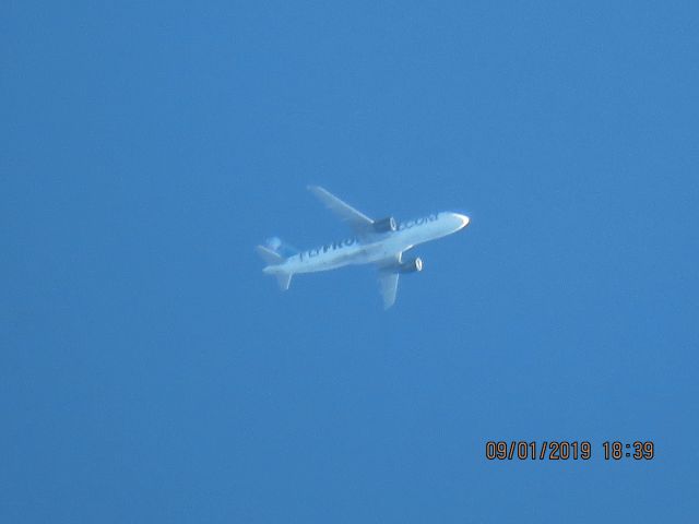 Airbus A320 (N223FR)