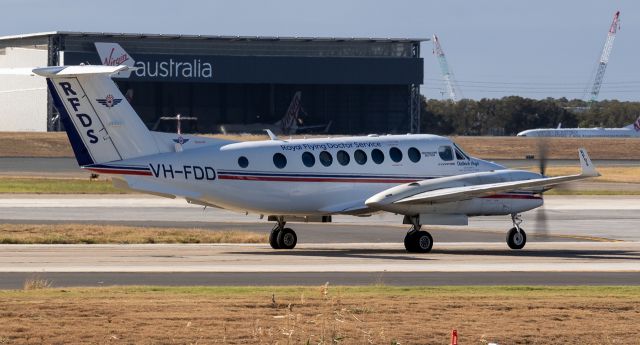 Beechcraft Super King Air 350 (VH-FDD) - RFDS King Air 350 taxiing to runway 01R