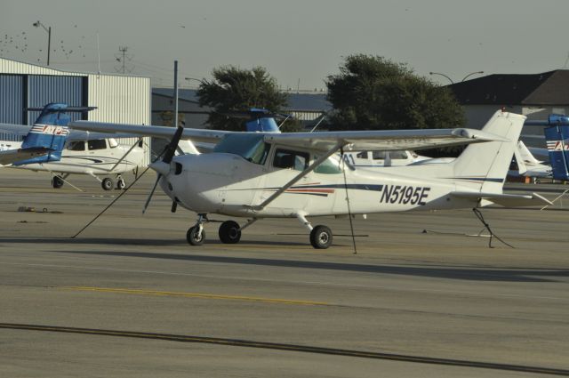 Cessna Skyhawk (N5195E)