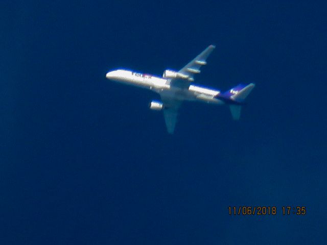 Boeing 757-200 (N995FD)