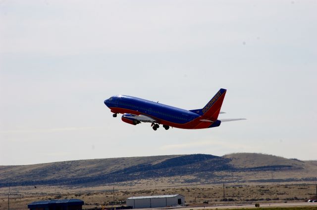 BOEING 737-300 (N317WN)