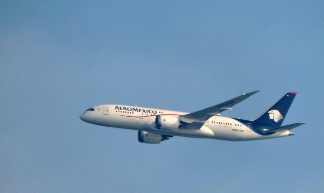 Boeing 787-8 (N964AM) - Shown here is a Boeing 787-8 in the Autumn of 2015 just off the coast of Monmouth NJ.