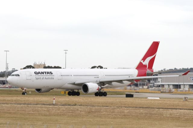 Airbus A330-300 (VH-QPA)