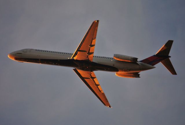 McDonnell Douglas DC-9-50 (N671MC) - Delta DC-9-51 taking off of rwy24L in CLE