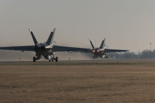 — — - VF-31 Departing Runway 18 Green Bay for Packer National Anthem Fly-Over