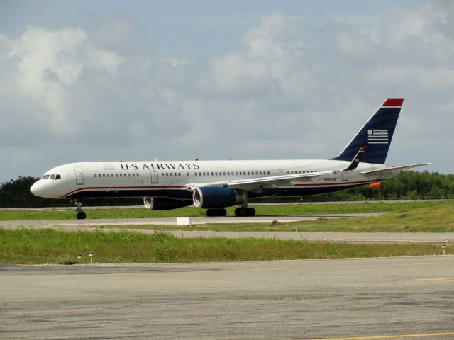 Boeing 757-200 (N938UW)