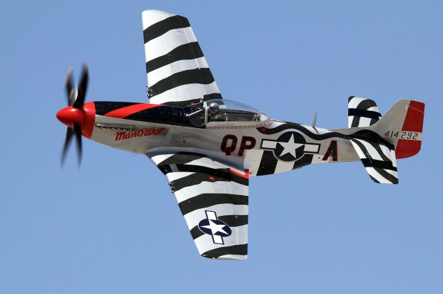 N44727 — - North American P-51D Mustang  "Man O` War"