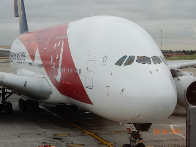 Airbus A380-800 —