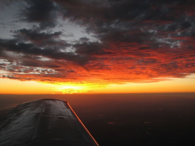 Piper Saratoga (N117SE) - Re-entry at Mach 0.00134.  Leading edges of wings beginning to heat up.