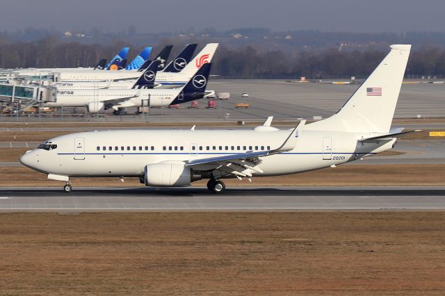 Boeing 737-700 (02-0201)