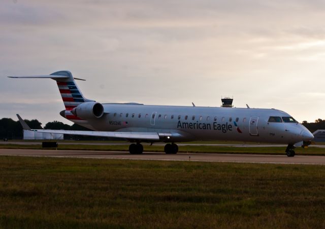 Canadair Regional Jet CRJ-700 (N502AE)