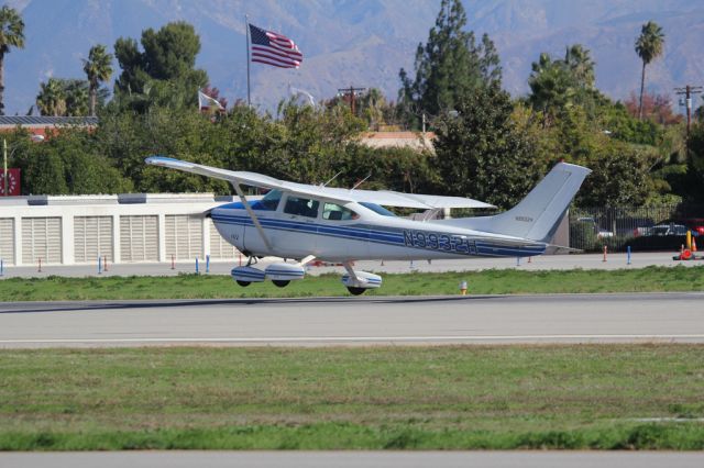 Cessna Skylane (N9932H)