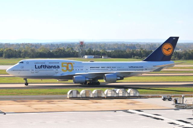 Boeing 747-400 (D-ABVH) - Seen at KIAD on 10/7/2010.