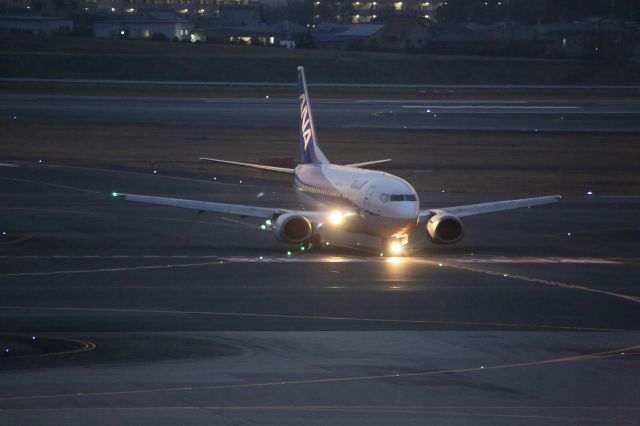 Boeing 737-500 (JA8596)