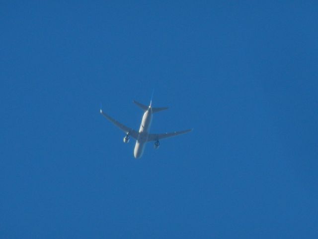 BOEING 767-300 (N653UA) - A United Airlines Boeing 767-300 Departs Dulles Int Airport En-Route To IAH