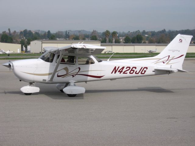 Cessna Skyhawk (N426JG) - Parked at Fullerton