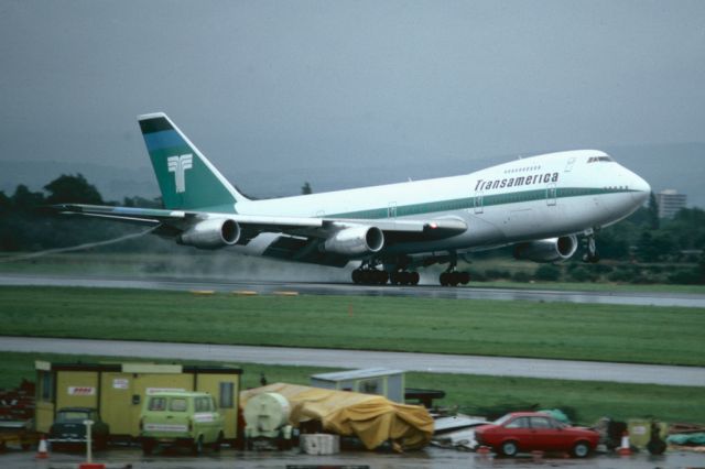 Boeing 747-200 (N741TV) - N741TV landing at Manchester on a wet summers day in September 1981