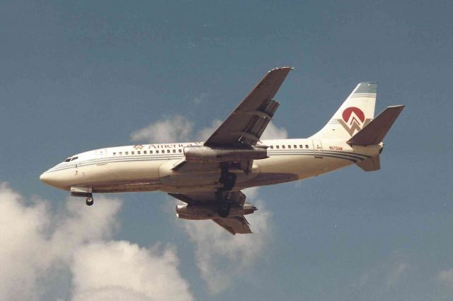 Boeing 737-100 (N79AW)