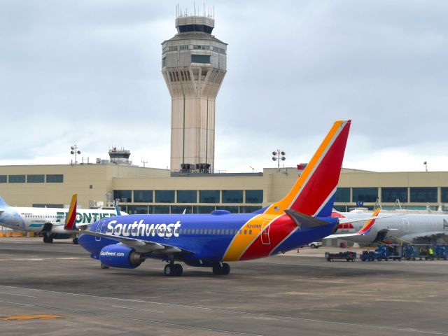 Boeing 737-700 (N241WN) - Southwest Airlines Boeing 737-7H4(WL) N241WN in San Juan 