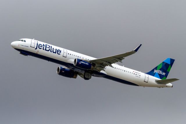 Airbus A321 (N964JT)