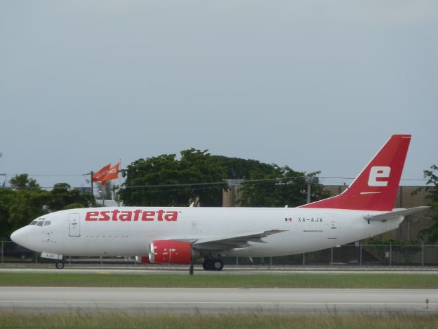 BOEING 737-300 (XA-AJA)